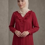 شومیز مجلسی یقه هفت مدل لیور زرشکی(تزئین‌شده با گیپور)